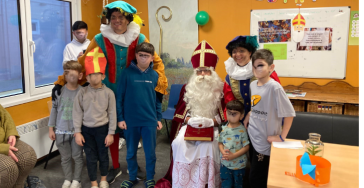 Geld voor sinterklaascadeautjes voor kinderen bij COA
