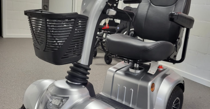 Help mijn vriendin aan een scootmobiel